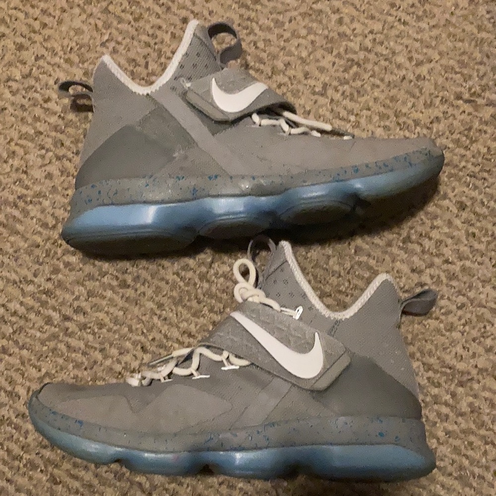 Lebron air mag